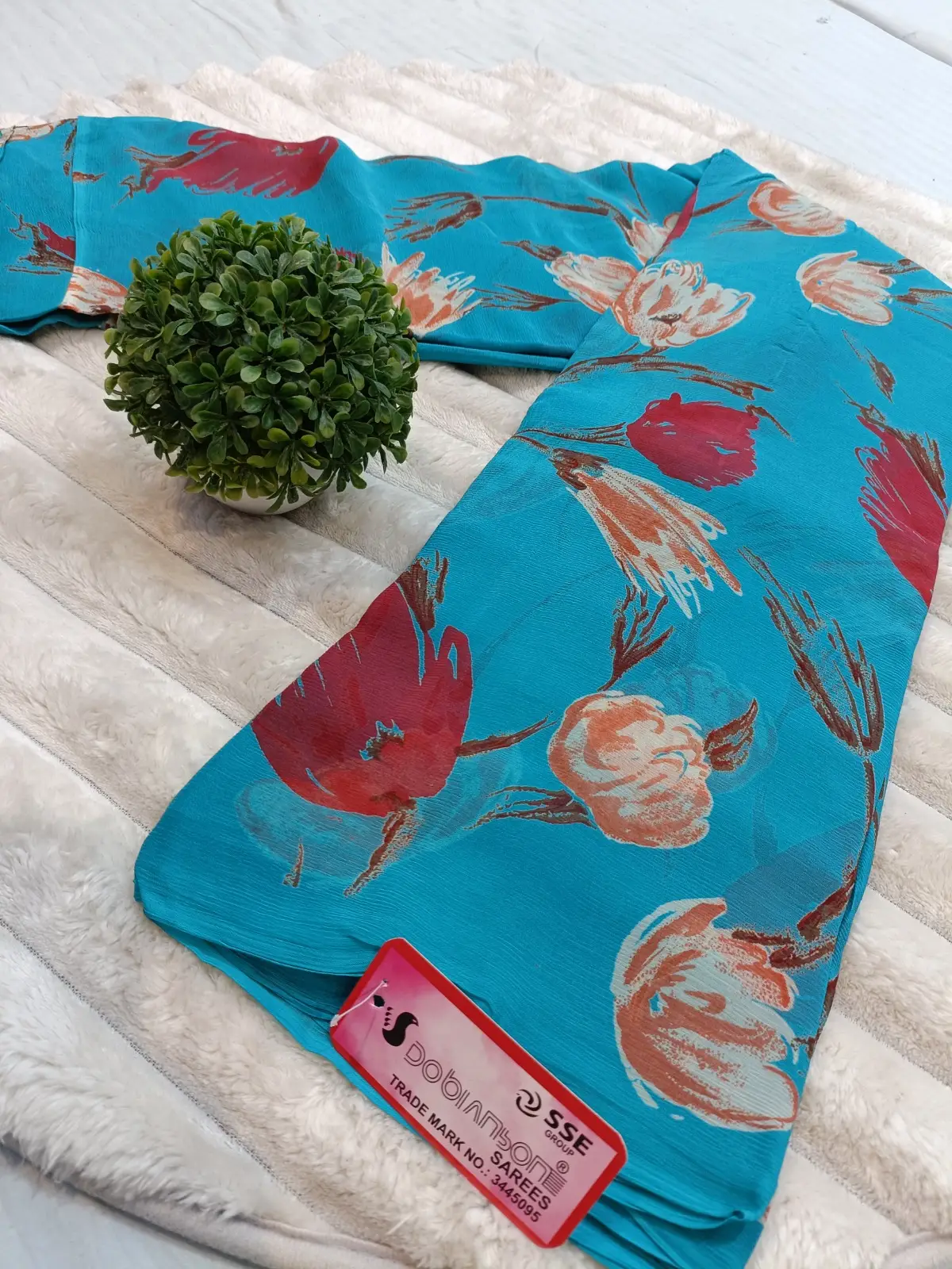 WhatsApp Image 2025-09-27 at 2.36.02 PM (1) AURA CFN PRINT PURE CHIFFON FLORAL PRINTED SAREE BLUE - Image 2