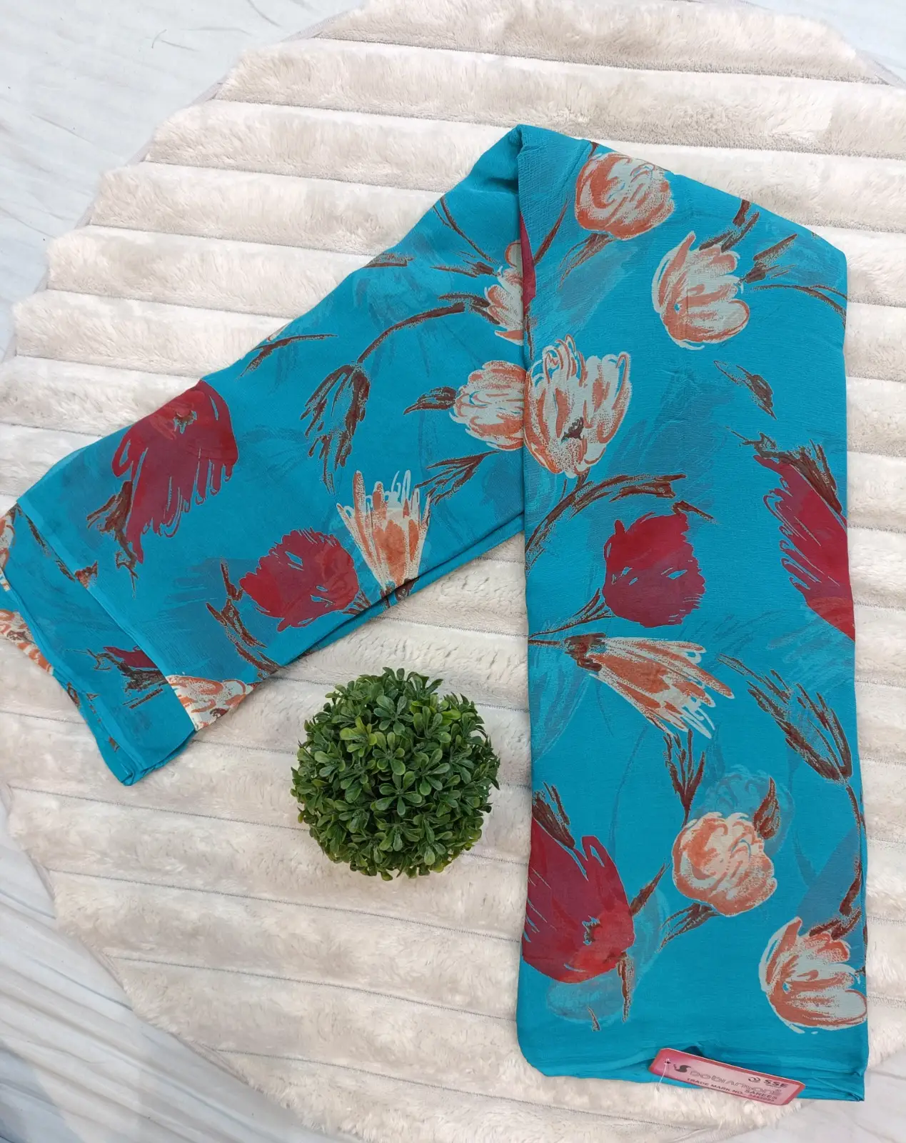 WhatsApp Image 2025-09-27 at 2.36.02 PM (3) AURA CFN PRINT PURE CHIFFON FLORAL PRINTED SAREE BLUE - Image 3