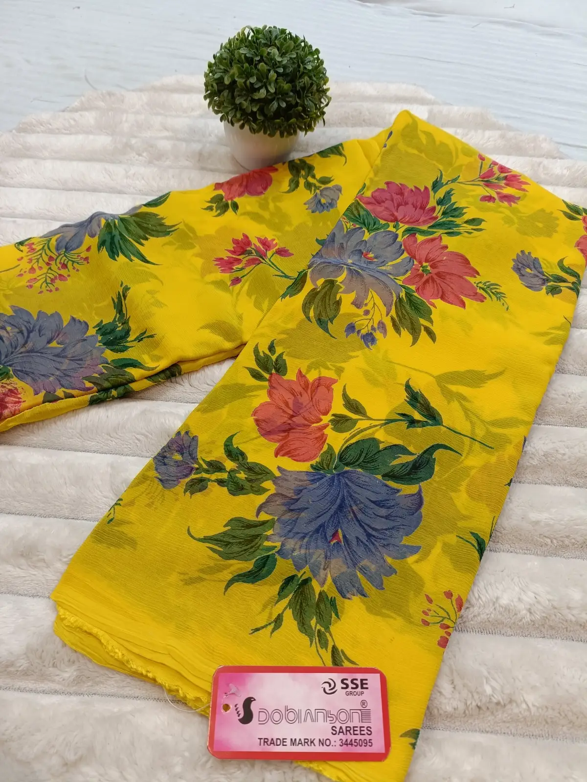 WhatsApp Image 2025-09-27 at 2.36.02 PM (4) AURA CFN PRINT PURE CHIFFON FLORAL PRINTED SAREE YELLOW - Image 2